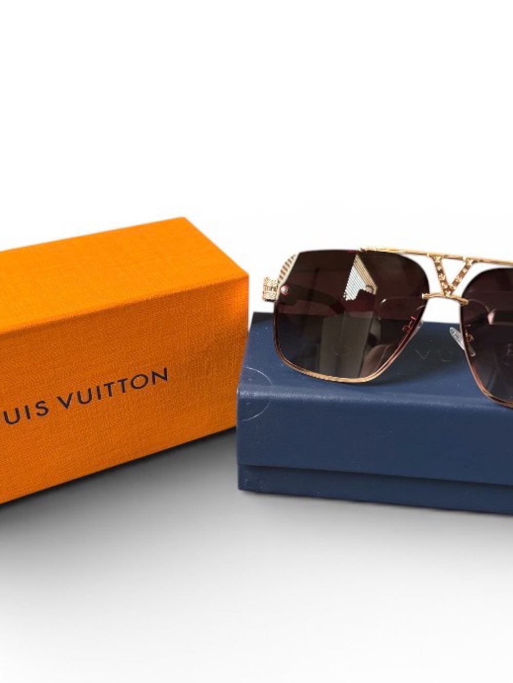 Louis Vuitton Men’s Gold Frame Brown Lens Aviator Sunglasses